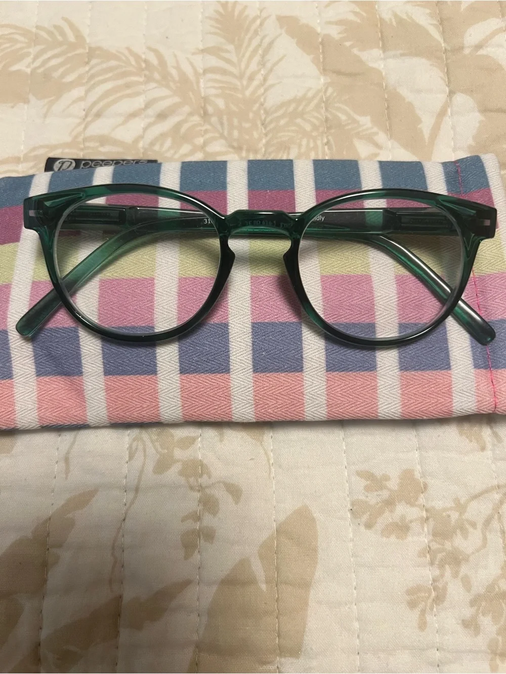 Peepers Green Round Reading Glasses (2.50) with Striped Sleeve